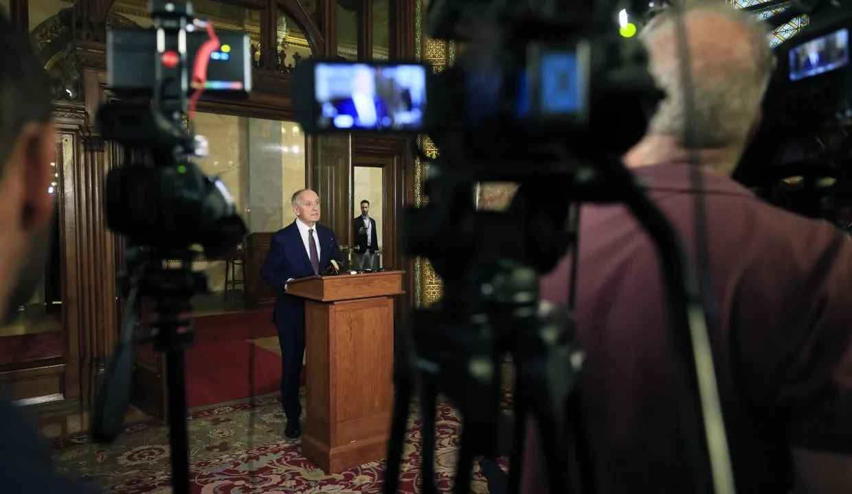 Új jelöltet keres a legfőbb ügyészi tisztségre Baka András köztársasági elnök