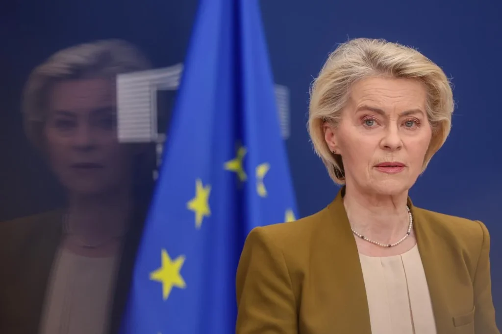 Ursula von der Leyen lassítaná a kockázatos MI-fejlesztéseket