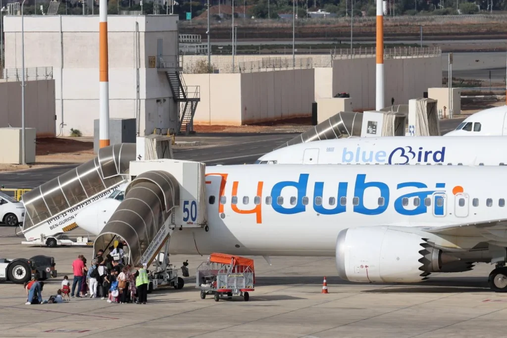 Utasok és pilóták mentették meg a Flydubai Tel-Avivba tartó járatát