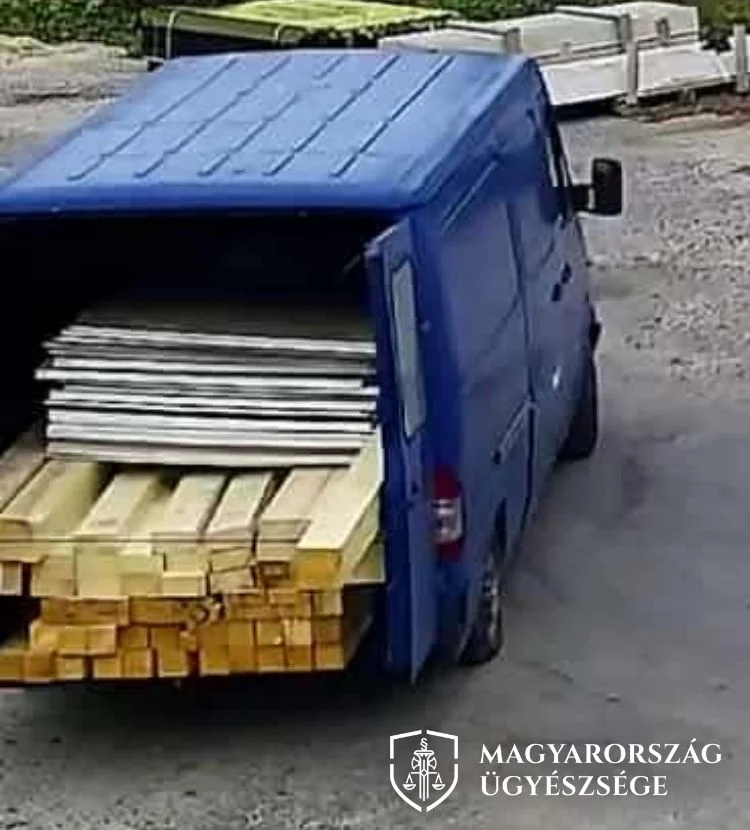 Vádat emeltek egy marcali árukiadó és társai ellen vesztegetés miatt