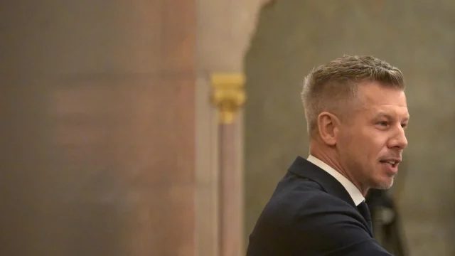 Vagyonadót és politikai vagyonosodási vizsgálatot ígér Magyar Péter