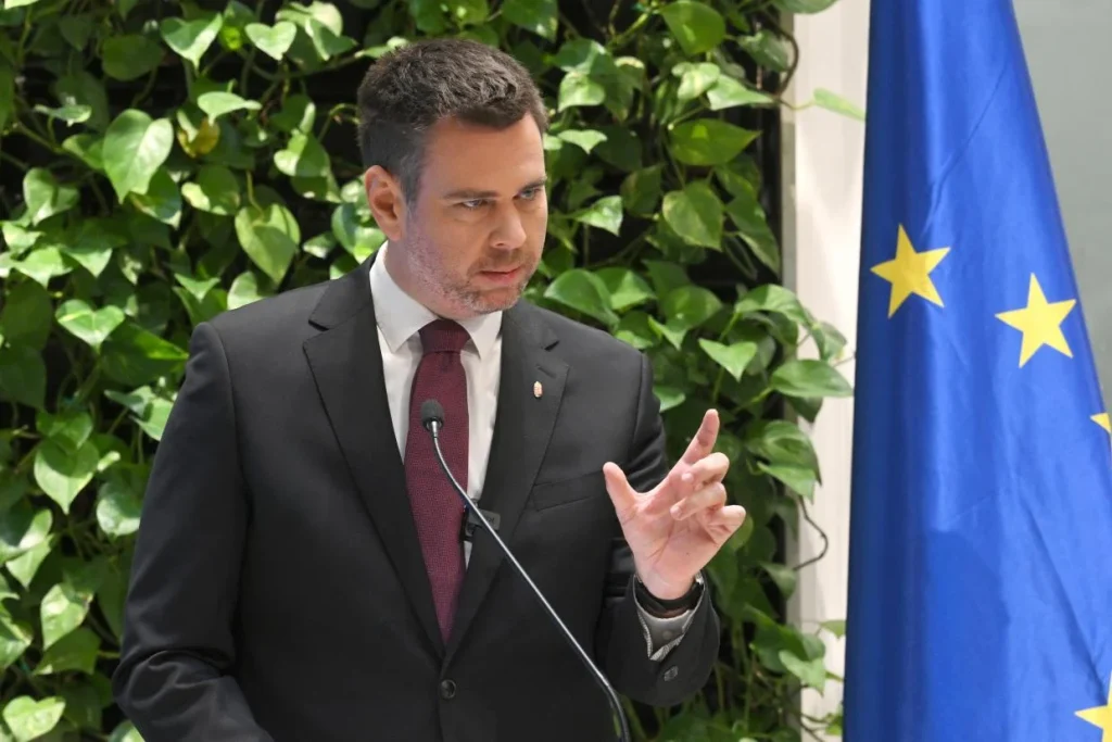 Vitézy Dávid szerint jogsértő az autópálya-koncessziós szerződés