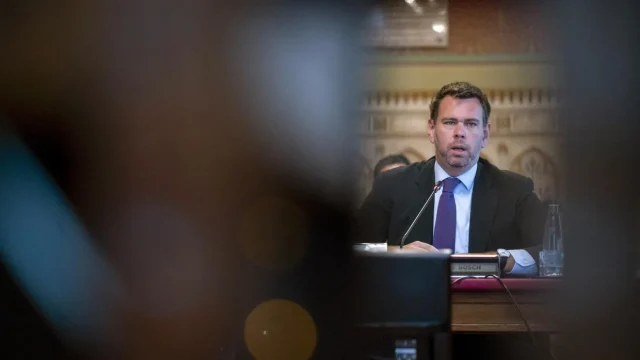 Vitézy Dávid: Nem attól lesz valami magyar érdek, hogy háromszorosan túlárazva Mészárost gazdagítja