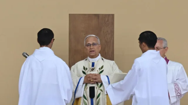 XIV. Leó pápa Lourdes-ba érkezett négynapos franciaországi apostoli látogatásának záró szakaszában