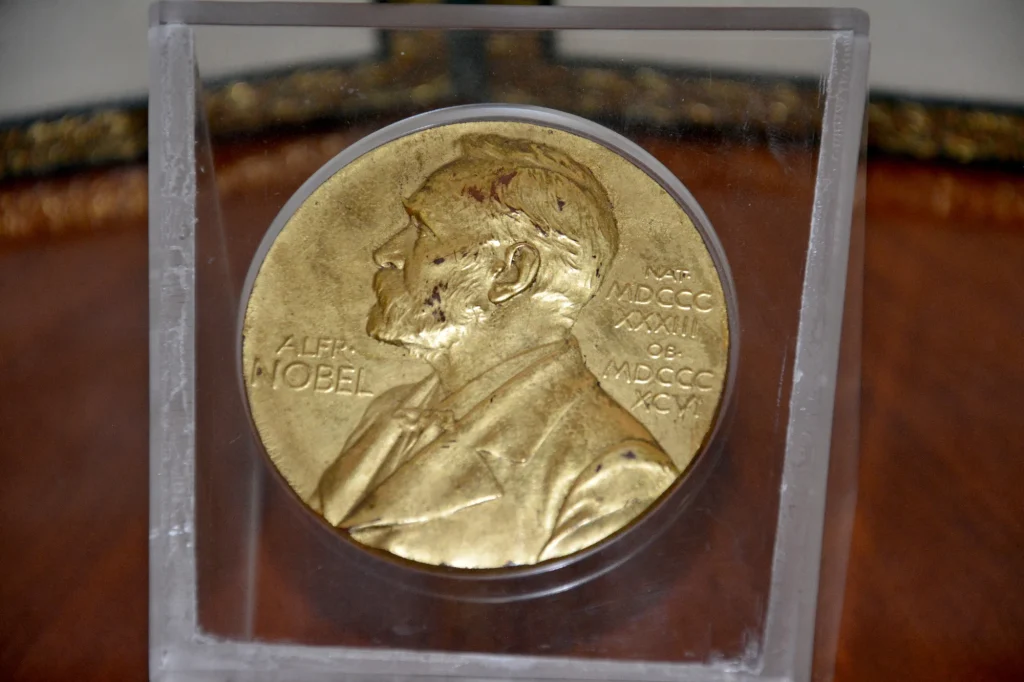 125 éves a Nobel-díj: Mi teszi a világ legrangosabb elismerését ennyire különlegessé?