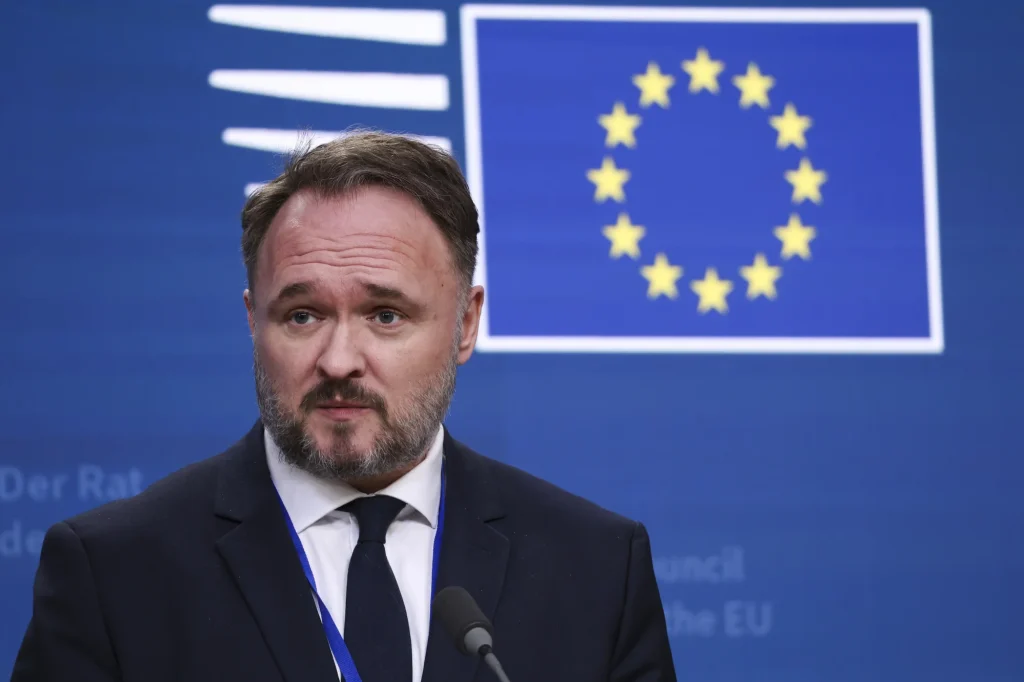 Uniós biztos: 2027-ig szűkös maradhat a globális dízelpiac, ami magasan tarthatja az üzemanyagárakat Európában