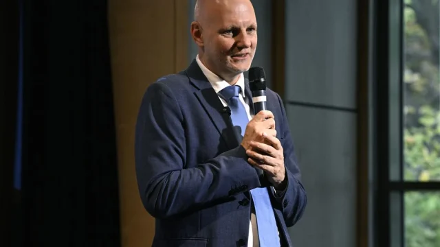 300 millió forintos pályázati keretet nyitott a kormány az európai kutatói kapcsolatok erősítésére