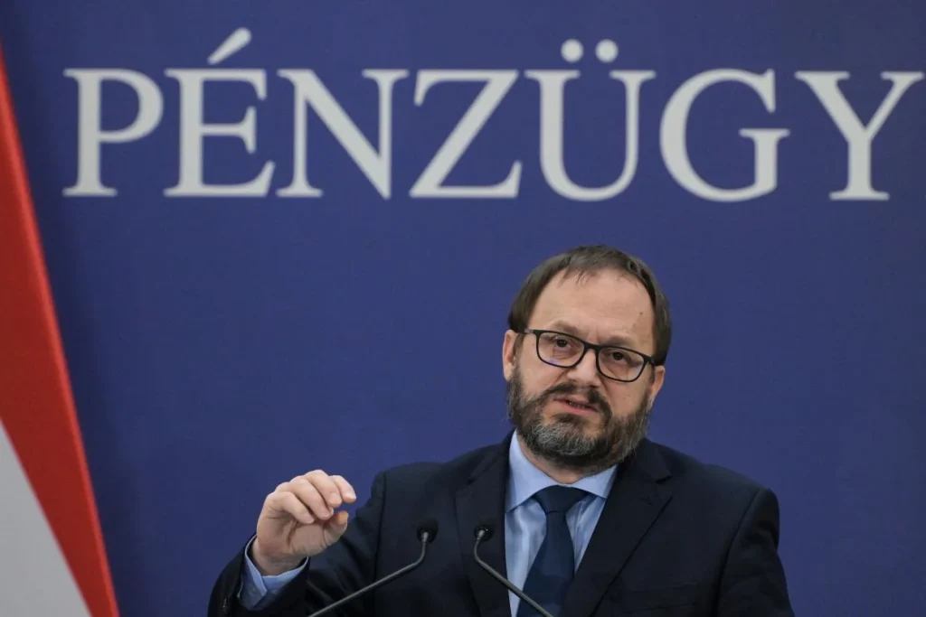 A 2027-es költségvetési tervek szerint 2,8 százalékra mérséklődik a hiány