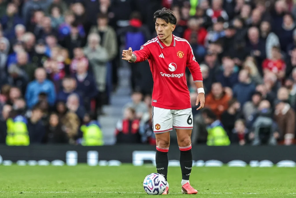 A Manchester United vezetőségét bírálta Lisandro Martínez az Atlético Madrid elleni vereség után