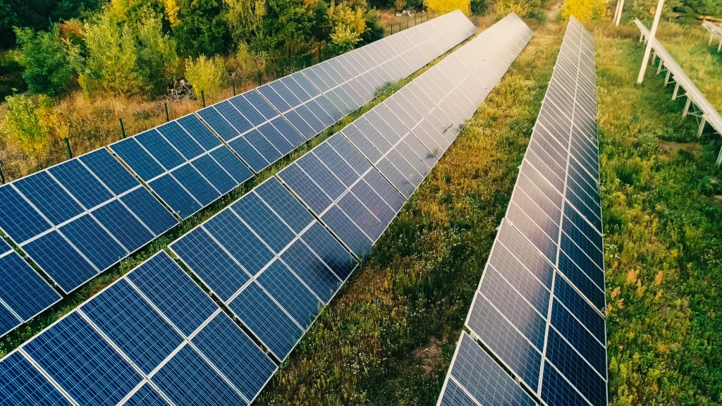 Történelmi fordulat az energiatermelésben: a napenergia megelőzte az atomenergiát