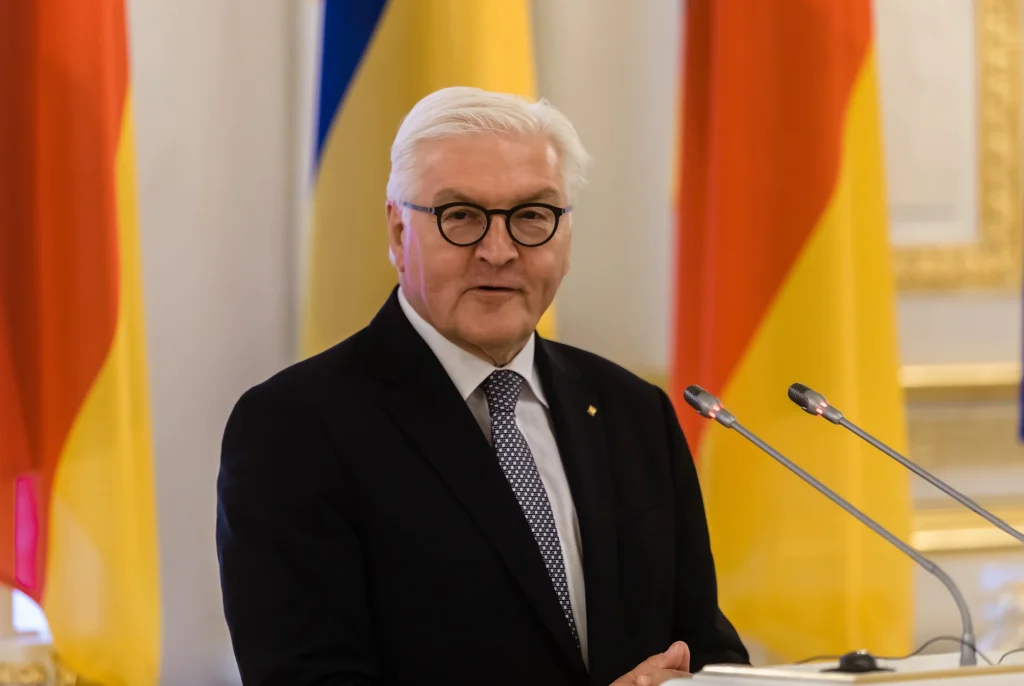 Frank-Walter Steinmeier a francia-német kapcsolatok fontosságát hangsúlyozta Párizsban