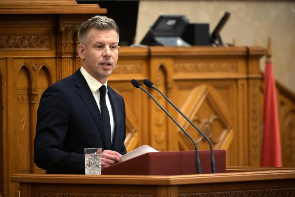 Magyar Péter fél év kormányzását értékelte, az ellenzék keményen visszaszólt a parlamentben