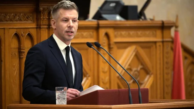 Magyar Péter fél év kormányzását értékelte, az ellenzék keményen visszaszólt a parlamentben