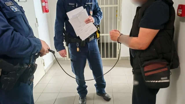 Letartóztatták a 47 éves férfit, aki pénzt lopott egy családi házból Ópályiban