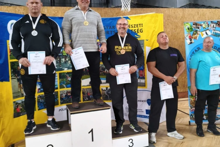 Bronzérmet szerzett a Nógrád Megyei Rendőr-főkapitányság munkatársa az országos fekvenyomó bajnokságon