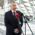 Feljelentést tett a honvédelmi miniszter a Szerbiának eladott harcjárművek ügyében