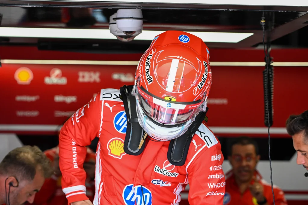 Charles Leclerc érte el a legjobb köridőt a malajziai Bahreini Nagydíj második szabadedzésén