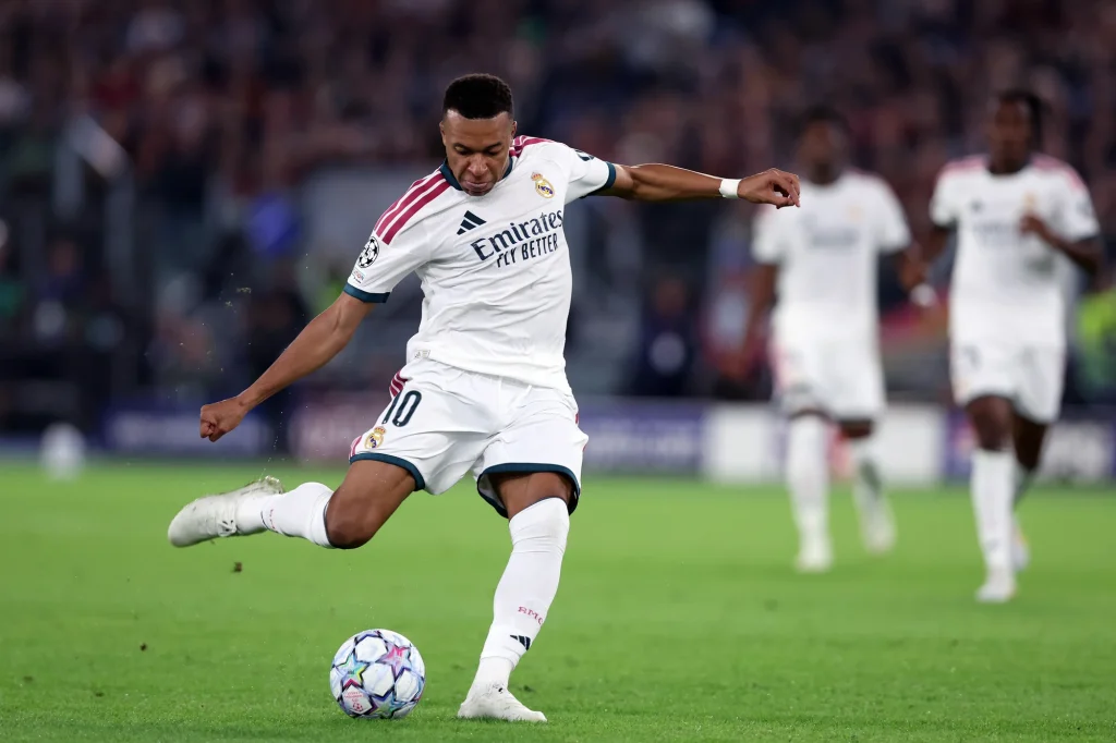 Mbappé duplájával nyert a Real Madrid Barcelonában, Mourinho győzelemmel tért vissza a Camp Nouba