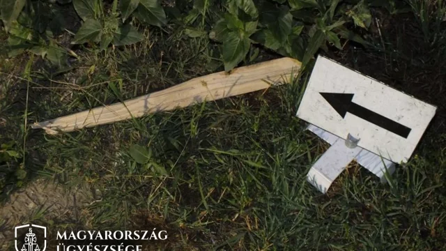 Életveszélyt okozó testi sértés miatt emeltek vádat egy férfi ellen, aki fakarókkal támadt áldozatára
