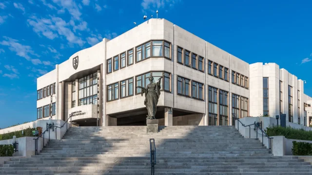 Jóváhagyta a 2027-es költségvetést a szlovák parlament, emelkedik a hiánycél