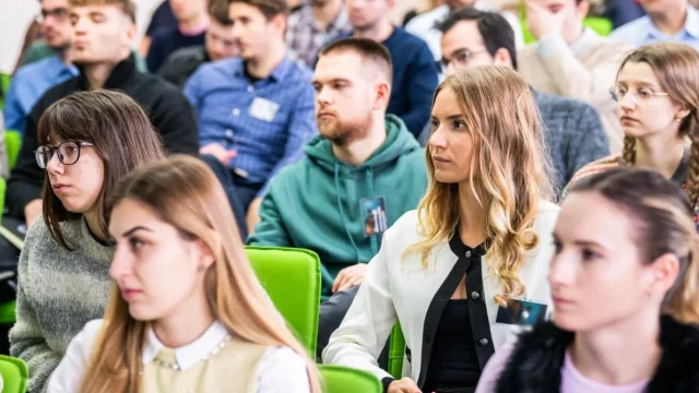 Október végéig várják a jelentkezéseket a Magyar Közigazgatási Ösztöndíjprogram 2027-es évfolyamába
