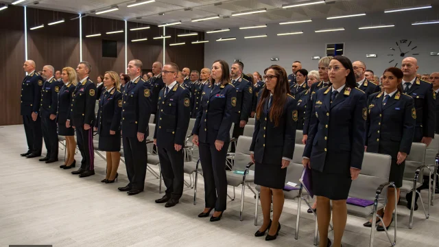 Október 23-a alkalmából elismeréseket adtak át a büntetés-végrehajtásnál