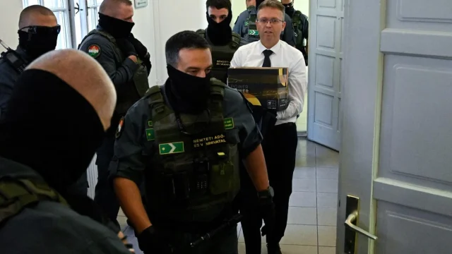 Letartóztatta a bíróság Hankó Balázs volt minisztert bűnszövetségben elkövetett hűtlen kezelés gyanúja miatt