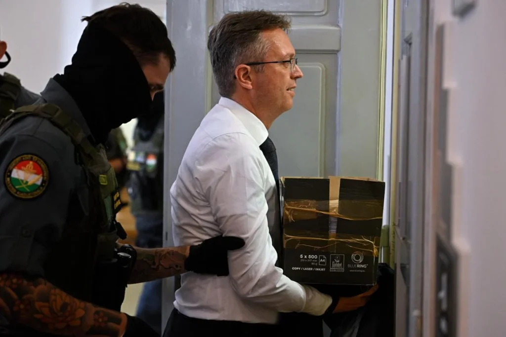 Letartóztatta a bíróság Hankó Balázs volt minisztert bűnszövetségben elkövetett hűtlen kezelés gyanúja miatt