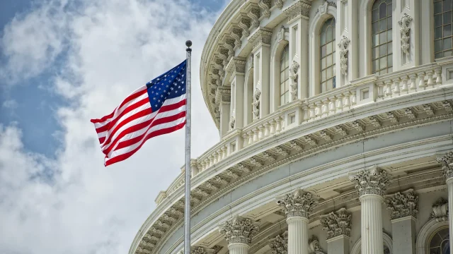 Demokrata esélyek az amerikai szenátusi választásokon több államban a CNN felmérése szerint