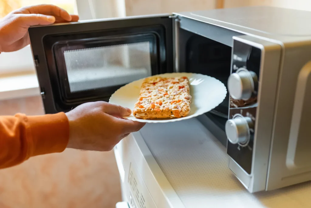 Az esti nassolás akár 30 százalékkal is növelheti a májbetegség kockázatát