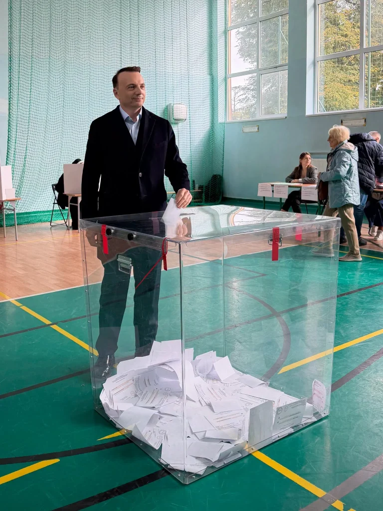 Exit poll: A független Lukasz Gibala nyerte meg a krakkói időközi polgármester-választást