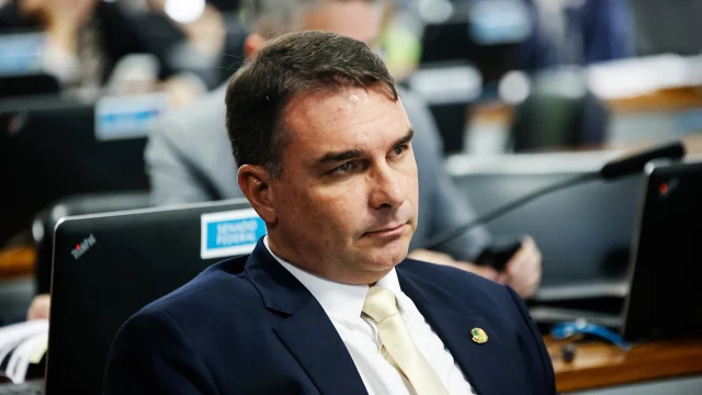 Nem ismeri el a választási vereséget Flávio Bolsonaro