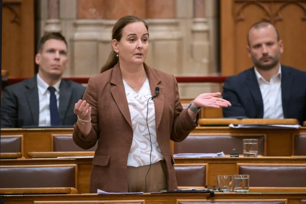 Folytatódott a közmédia átalakításáról szóló törvényjavaslat vitája az Országgyűlésben