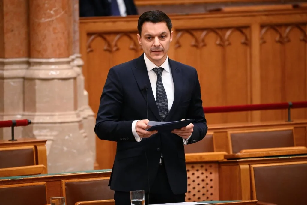 Gyermekvédelmi törvénycsomag vitája az Országgyűlésben
