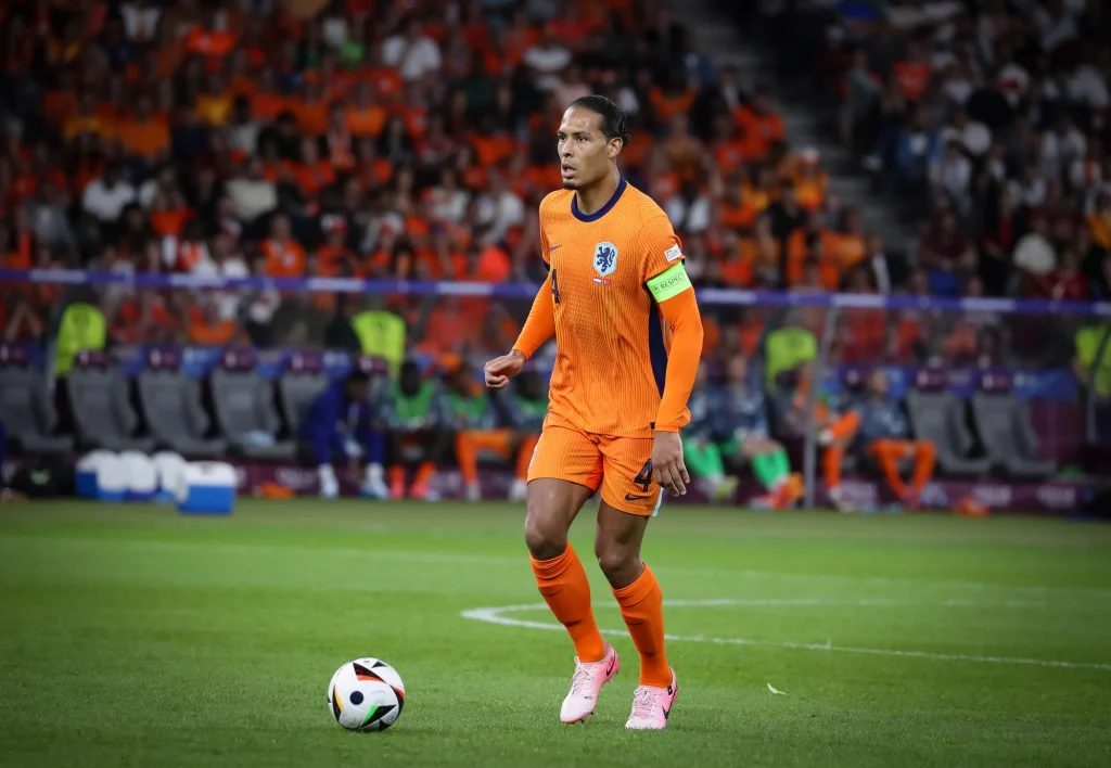 Holland győzelem Szerbia ellen: Xavi csapata veretlen maradt