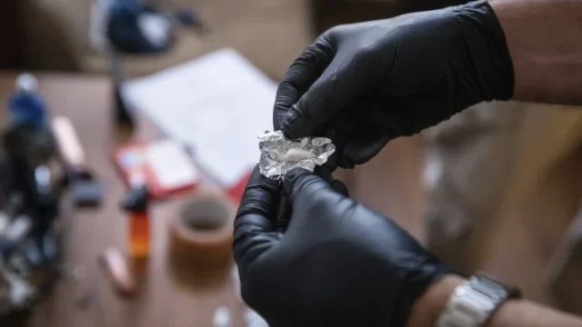 Kábítószer hatása alatt vezettek forgalomból kivont járművet Győrben