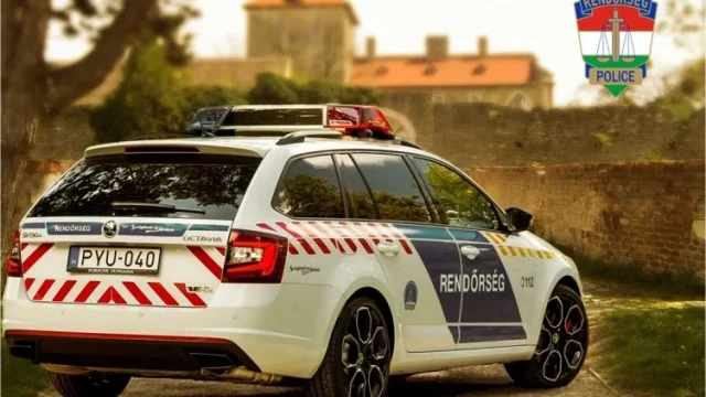 Egy idős férfin segítettek a tatai rendőrök, miután összeesett otthonában