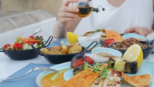 A táplálkozás szerepe a mentális egészségben: mit együnk a jobb hangulatért?