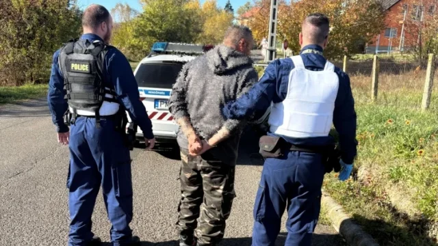 Cereden késelt meg egy férfit egy apa és a fia, életveszélyes sérüléseket okoztak