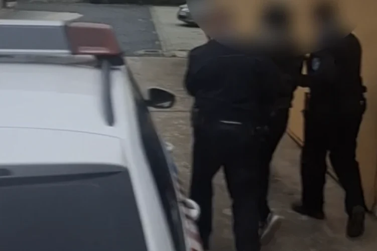Két körözött férfit fogtak el a rendőrök Celldömölkön és Jánosházán