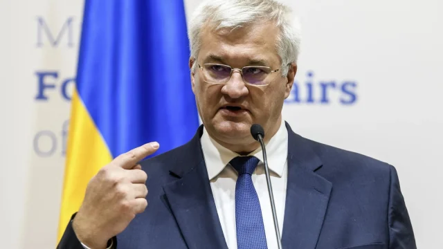 Kijev szerint a tervezett csúcstalálkozó csak elnyújtaná a háborút