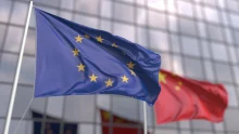 Határozottabb fellépést és gazdasági függetlenséget sürget Kínával szemben az Európai Parlament