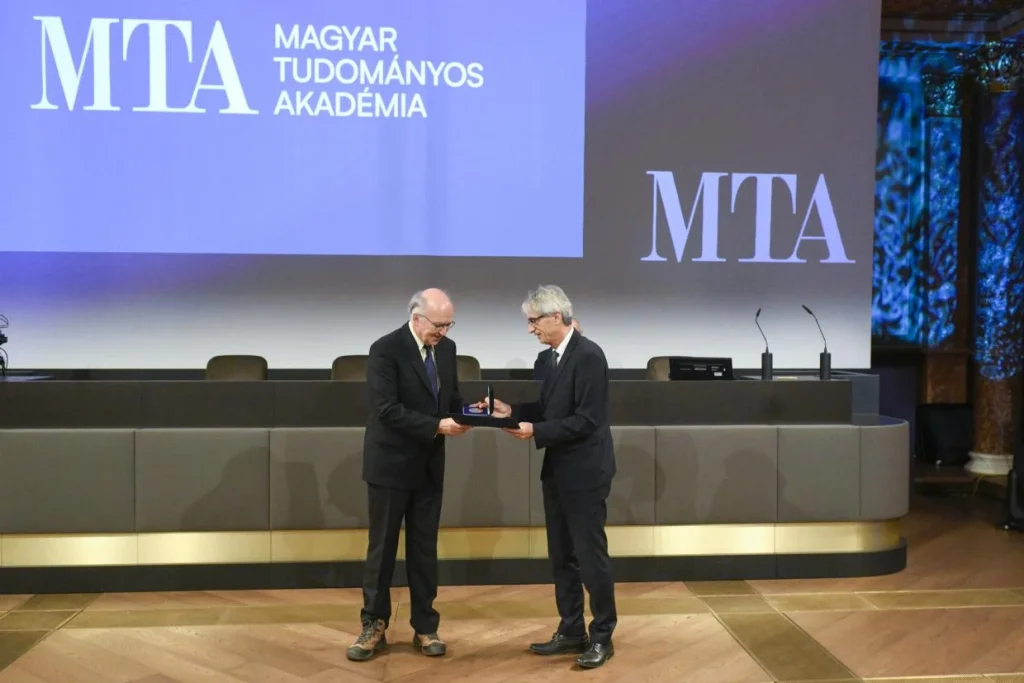 Kollár János kapta a Bolyai János Nemzetközi Matematikai Díjat