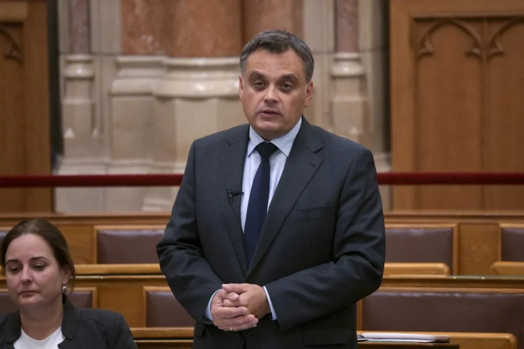 Költségvetési módosítás és gyermekvédelmi javaslatok az Országgyűlésben