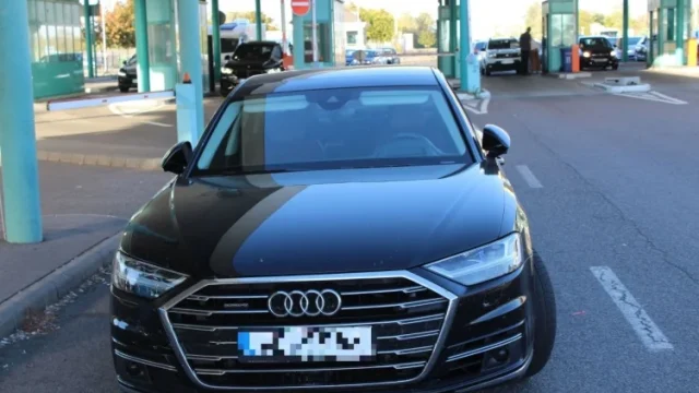 A röszkei határátkelőn foglalták le a német hatóságok által körözött, 20 millió forint értékű Audi A8-ast