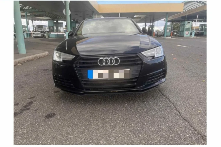 Körözött Audi személygépkocsit foglaltak le a rendőrök a röszkei határátkelőhelyen