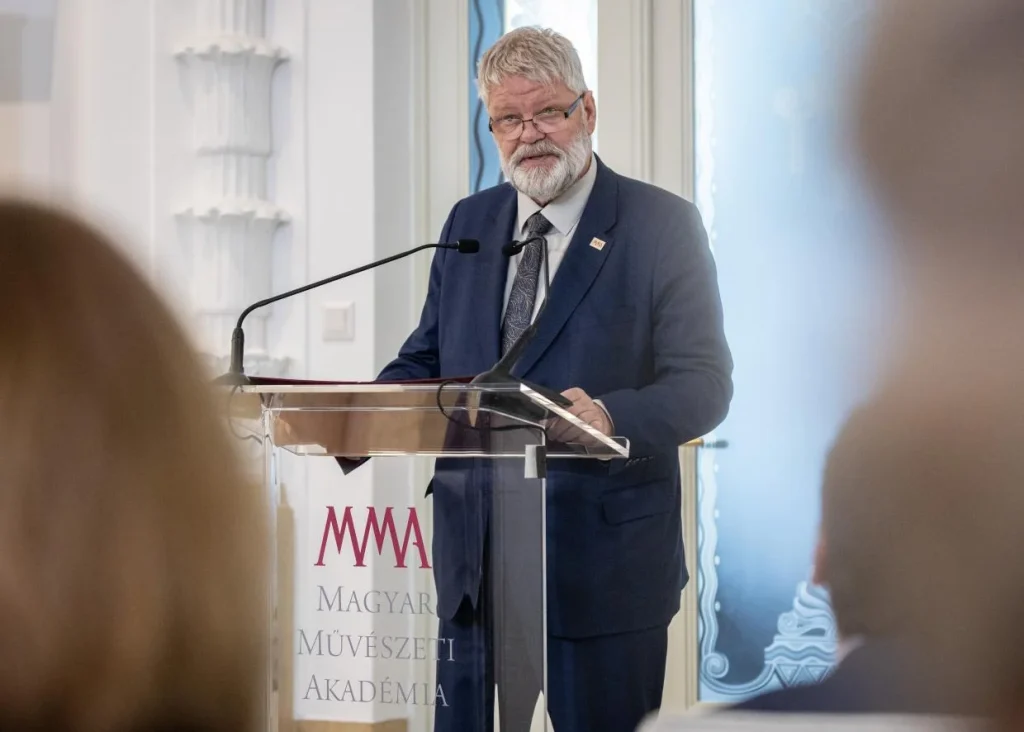 Kültéri tablókiállítás nyílt Jankovics Marcell tiszteletére Budapesten