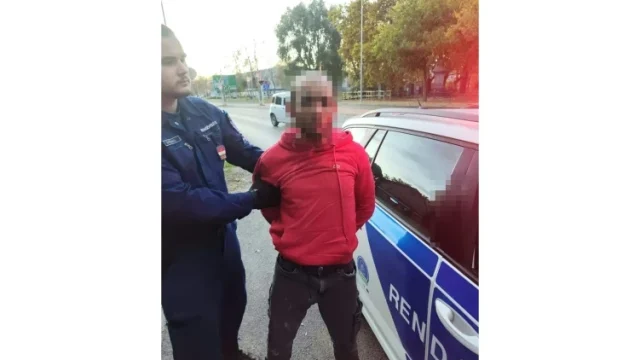 Kecskeméten fogtak el a rendőrök egy férfit, akit lopott értékekkel értek tetten az utcán