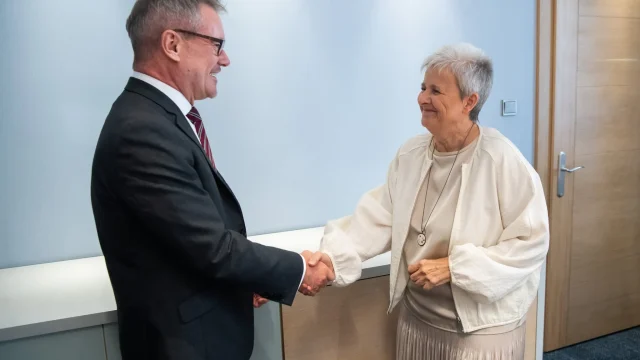 Dán tapasztalatokkal is fejlesztenék a magyar oktatást