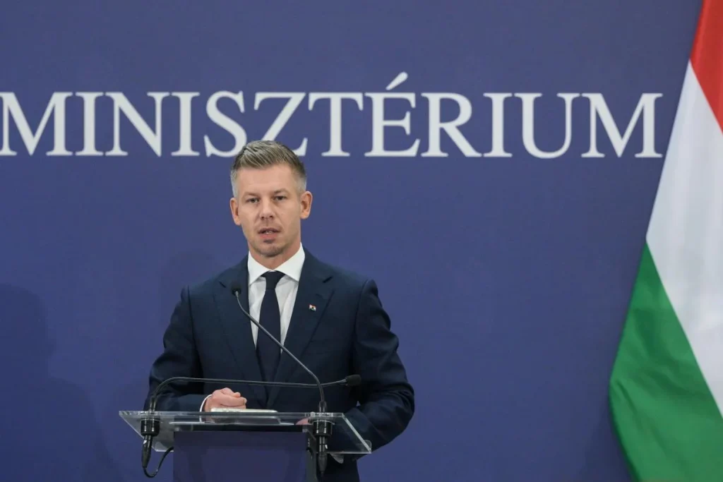 Tizenegy százalékra emelné a nagyvállalatok adóját a 2027-es költségvetési tervezet szerint Magyar Péter